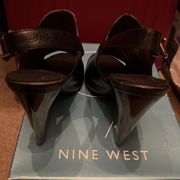 Nine West 8.5 NW Tobago Black Leather open toe wedge heels - Picture 3 of 4